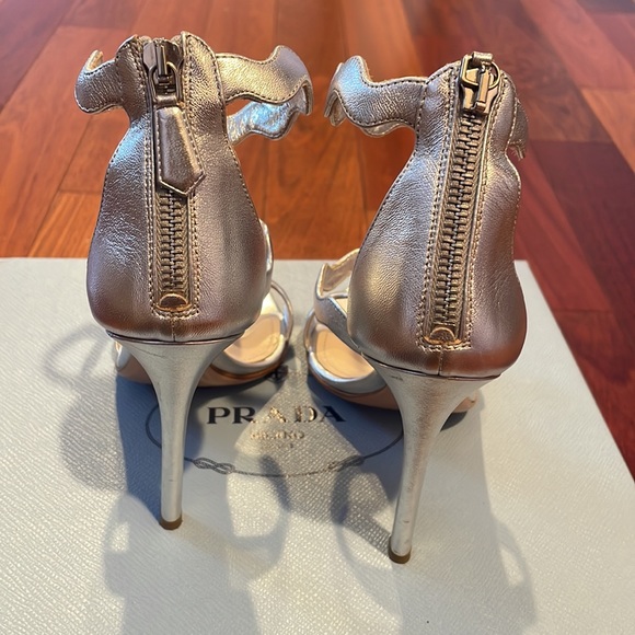 Prada silver sandals size 36 - like new condition - Picture 4 of 8